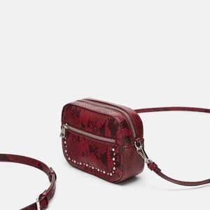 𝅺NWT Zara Red Croc Crossbody / Belt Bag